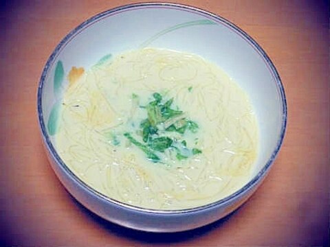 カレーがピリリっ！カレー豆乳春雨スープ♪